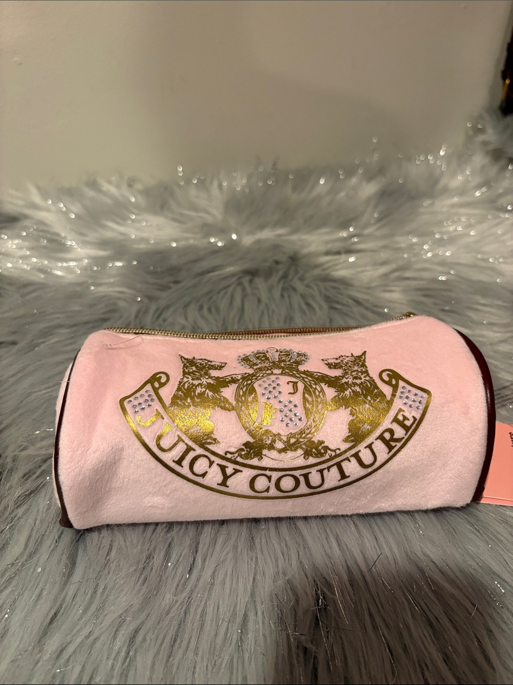 BNWT Juicy Couture Pink Velvet Cosmetic Pouch with Gold Crest - Picture 5 of 5